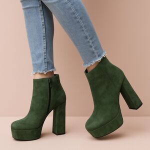 spaziomoda green suede booties platform